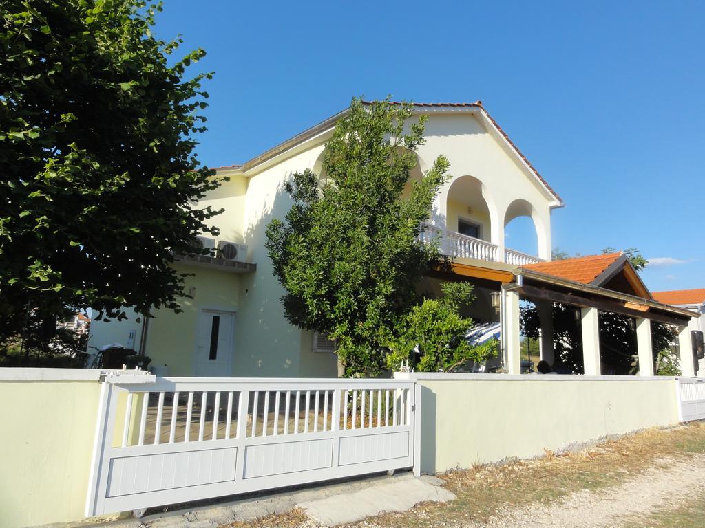 Apartments Jasna Privlaka  Kültér fotó
